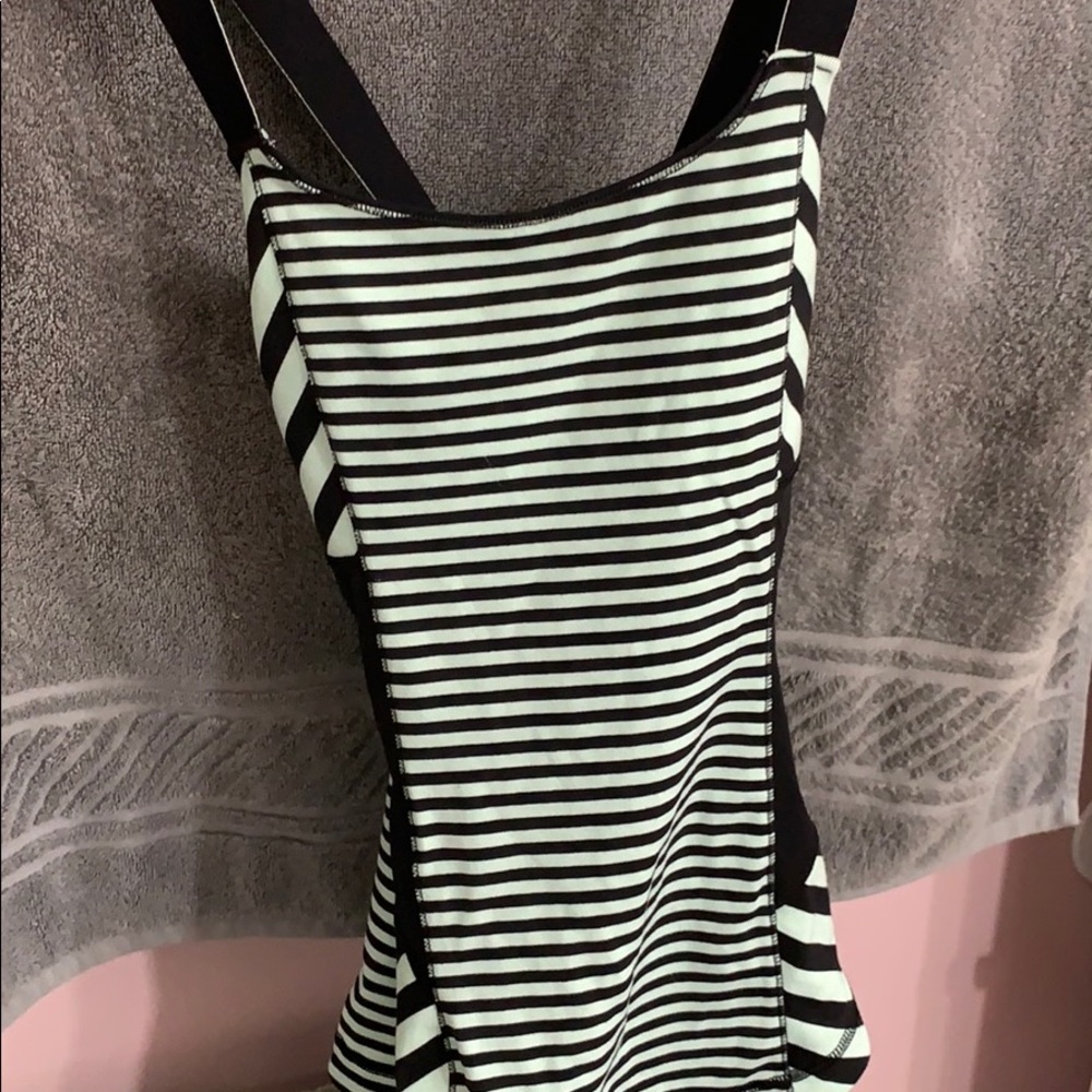 Lululemon top
